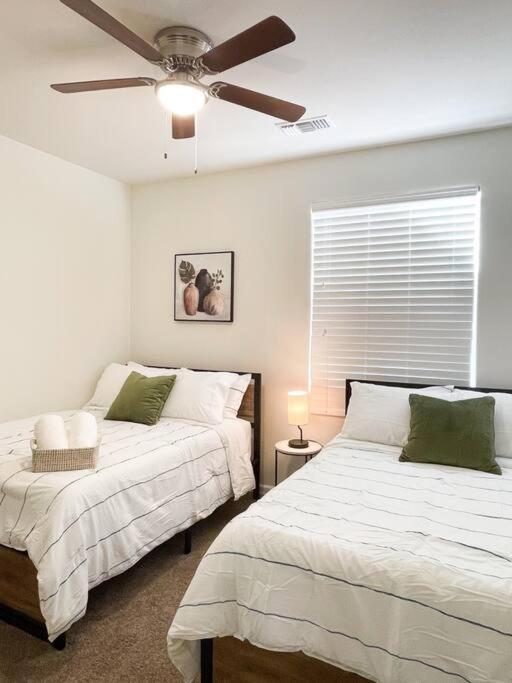 Home In Indio Coachella Bagian luar foto