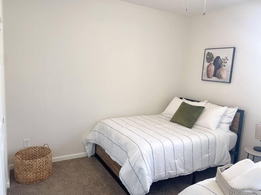 Home In Indio Coachella Bagian luar foto