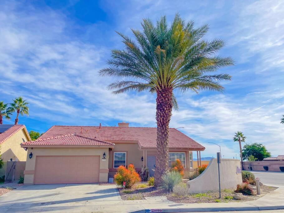 Home In Indio Coachella Bagian luar foto