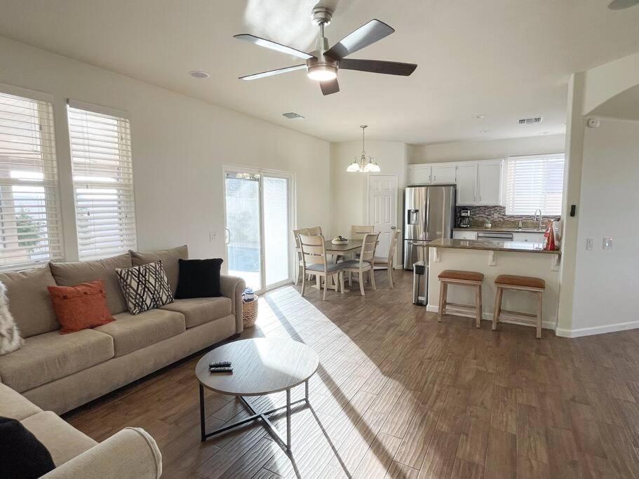 Home In Indio Coachella Bagian luar foto