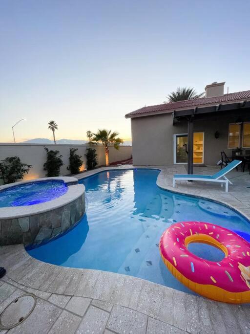 Home In Indio Coachella Bagian luar foto